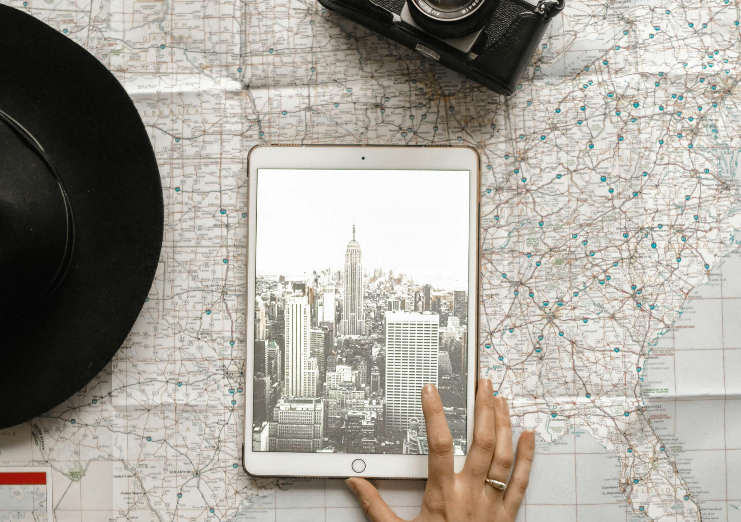 Tommi Lampila, kasvukonsultti, I+D Agency Oy, Temporahoitus, taustalla rakennus